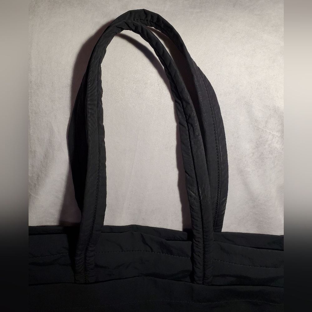 Lululemon Tote In Black Pull Zip - Picture 4 of 13